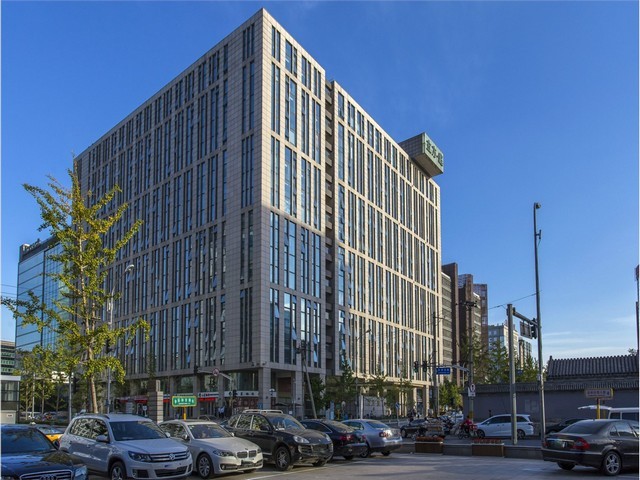 重庆大量的精品女装服装货源哪里定制比较好